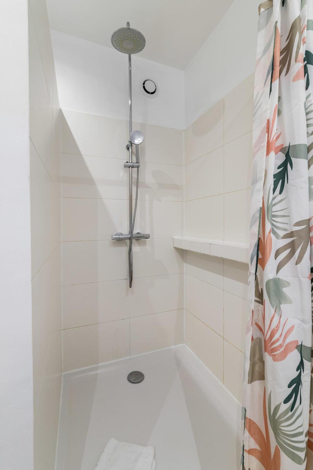 Appartement Familial Proche Des Commerces - 8P - Flat-Guest Paris Exterior photo